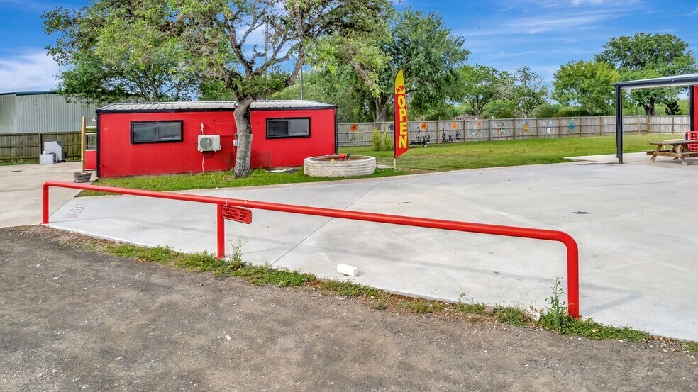 More Photos Of 23404 NW Zac Lentz Pky, Victoria General Retail For Sale