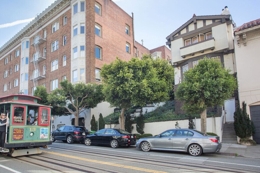 More Photos Of 2115-2129 Hyde St, San Francisco Apartments For Sale