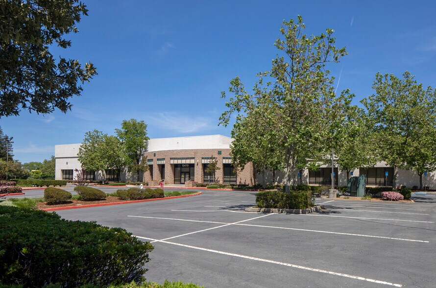 More Photos Of 10470 Old Placerville Rd, Sacramento Light Distribution For Lease