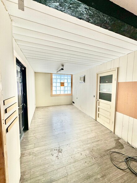 More Photos Of 2043 Minnesota st, Indianapolis Flex For Sale