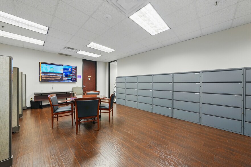 More Photos Of 9999 Bellaire Blvd, Houston Medical For Lease