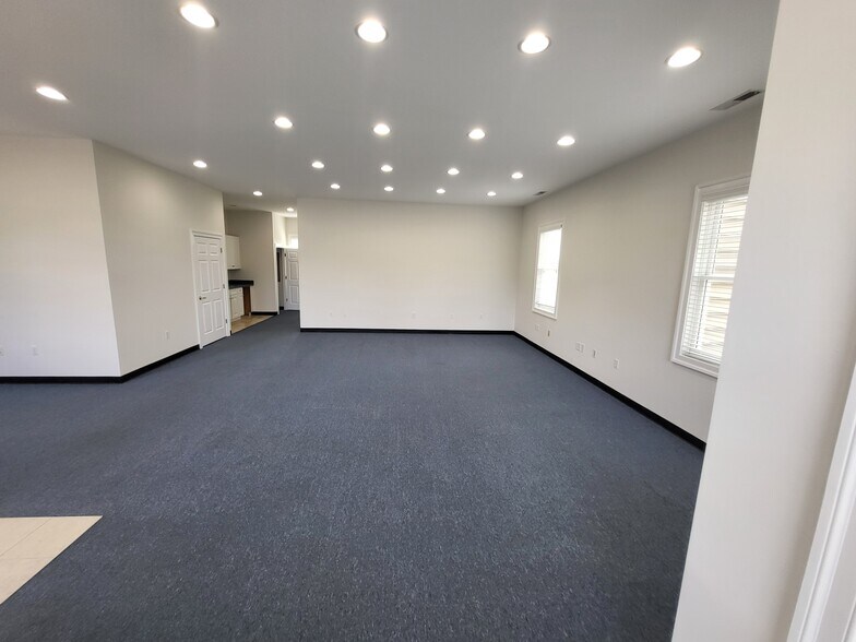 More Photos Of 8626 Brooks Dr, Easton Office For Lease