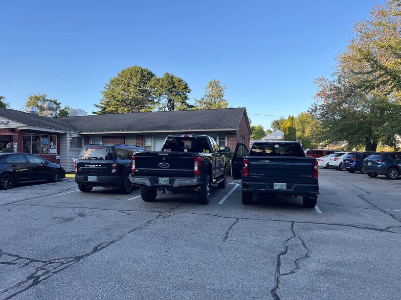 More Photos Of 1391 Hooksett Rd, Hooksett Restaurant For Sale