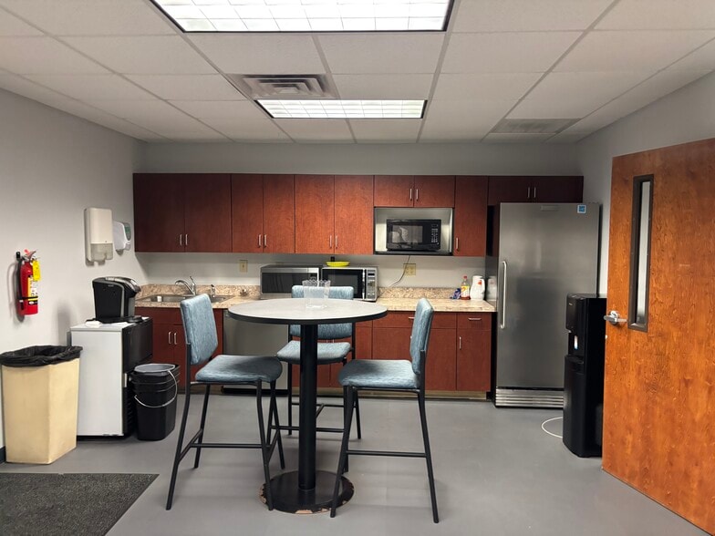 More Photos Of 126 Access Rd, Gaston Flex For Lease