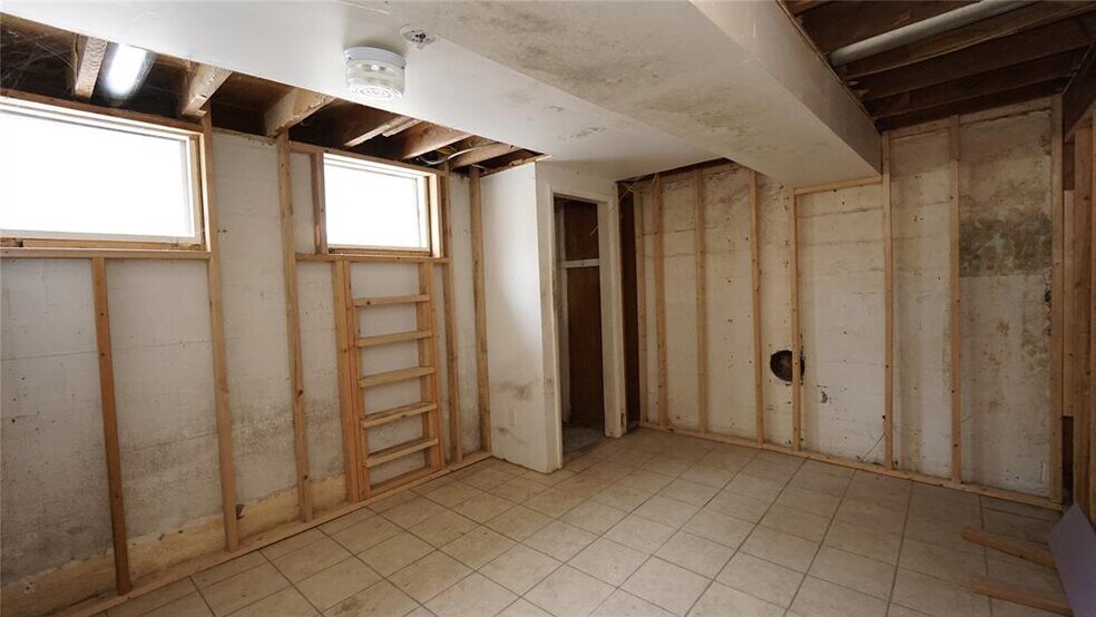 More Photos Of 6 Dedrick Hill Rd, Binghamton Apartments For Sale