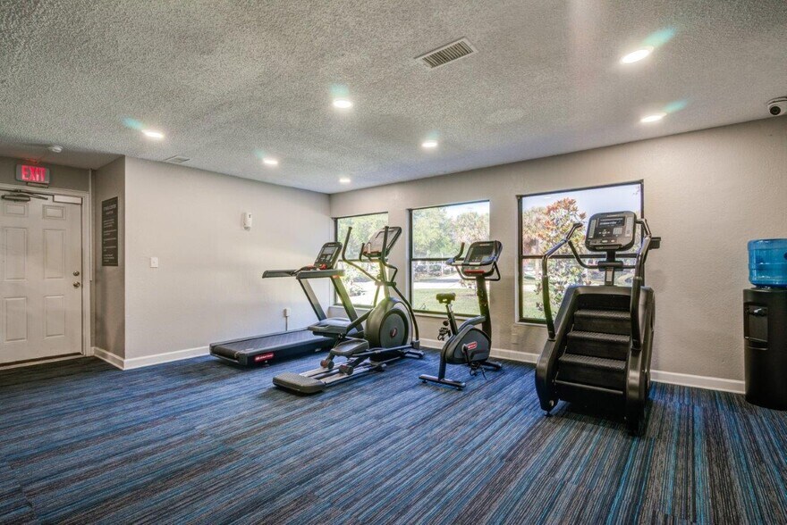 More Photos Of 16321 Bolesta Rd, Clearwater Apartments For Sale
