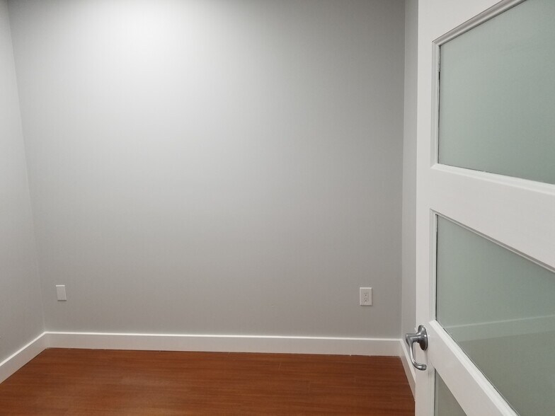 More Photos Of 12639 80 Ave, Surrey Showroom For Sale