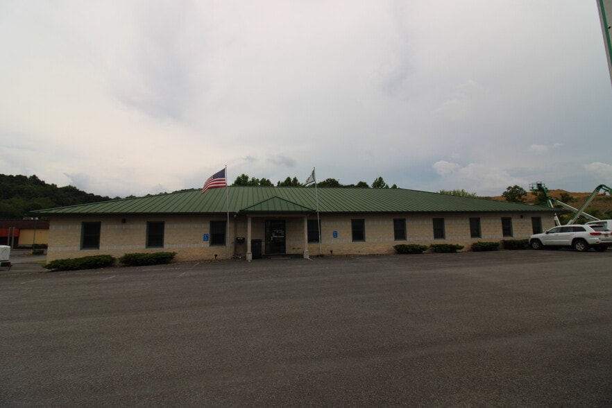 More Photos Of 2031 Pleasant Valley Rd, Fairmont Medical For Lease