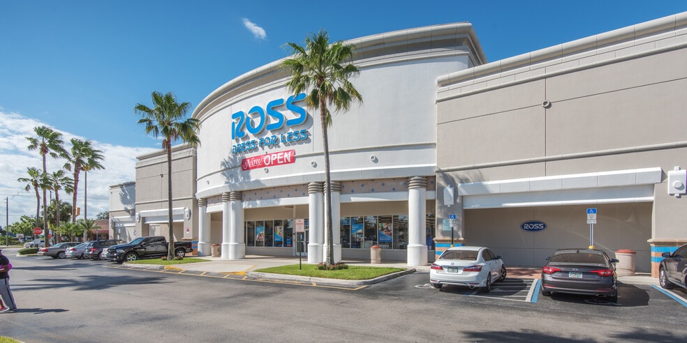 More Photos Of 969-1009 E Commercial Blvd, Oakland Park Unknown For Lease