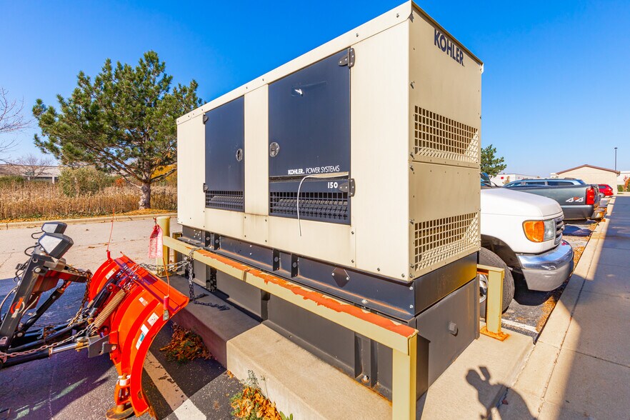 More Photos Of 1080 Corporate Blvd, Aurora Warehouse For Sale