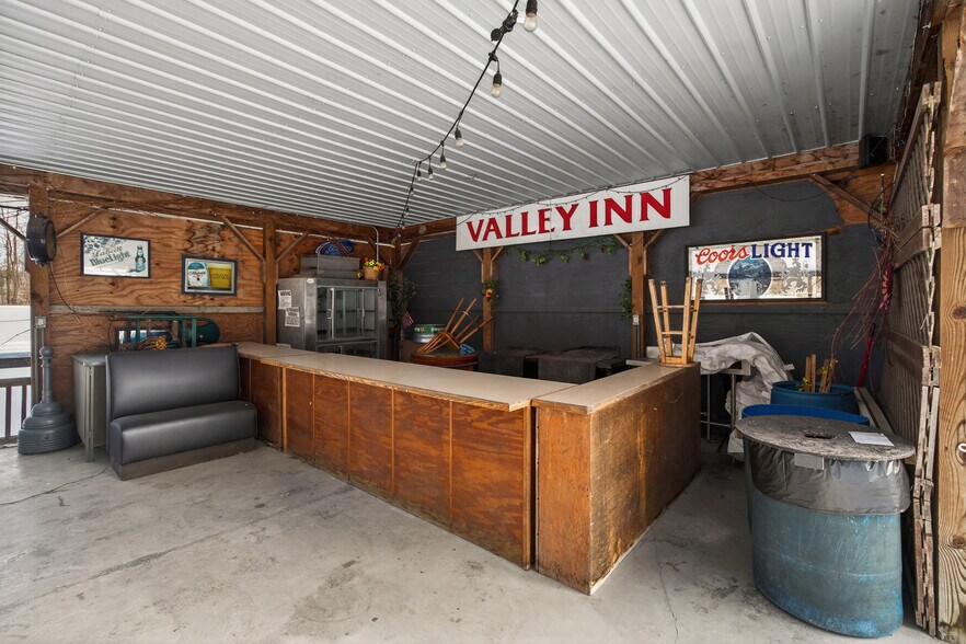 More Photos Of 2862 Guyanoga Rd, Branchport General Retail For Sale