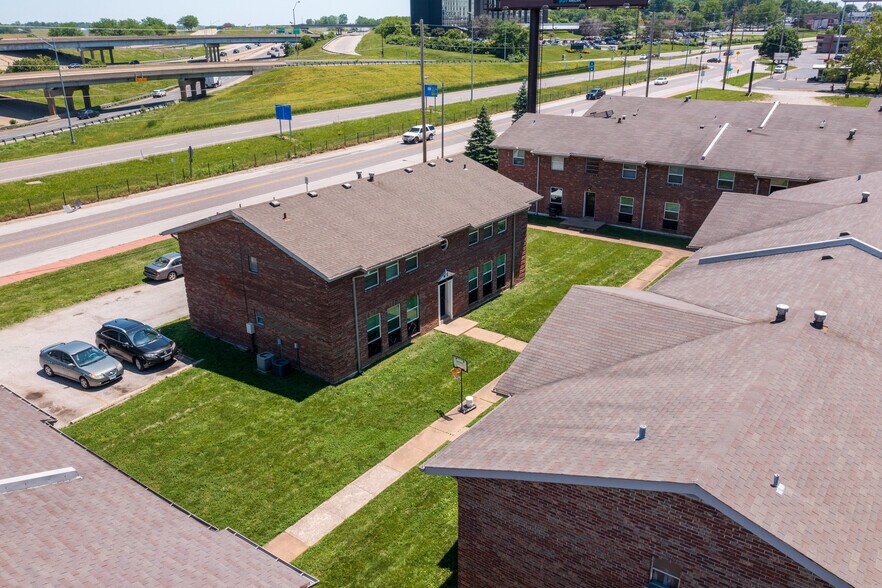 More Photos Of 9921 Sloane Sq, Saint Louis Apartments For Sale