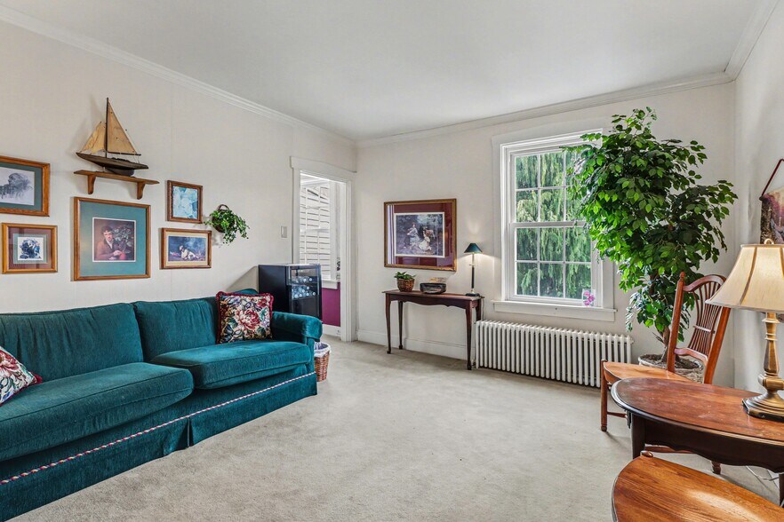 More Photos Of 55 E Main St, Lititz General Retail For Sale