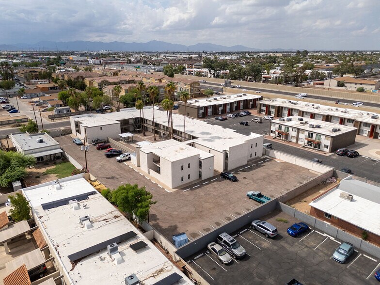 More Photos Of 2432 W Turney Ave, Phoenix Shelter For Sale