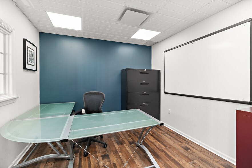 More Photos Of 438 Division St, Sewickley Office For Lease