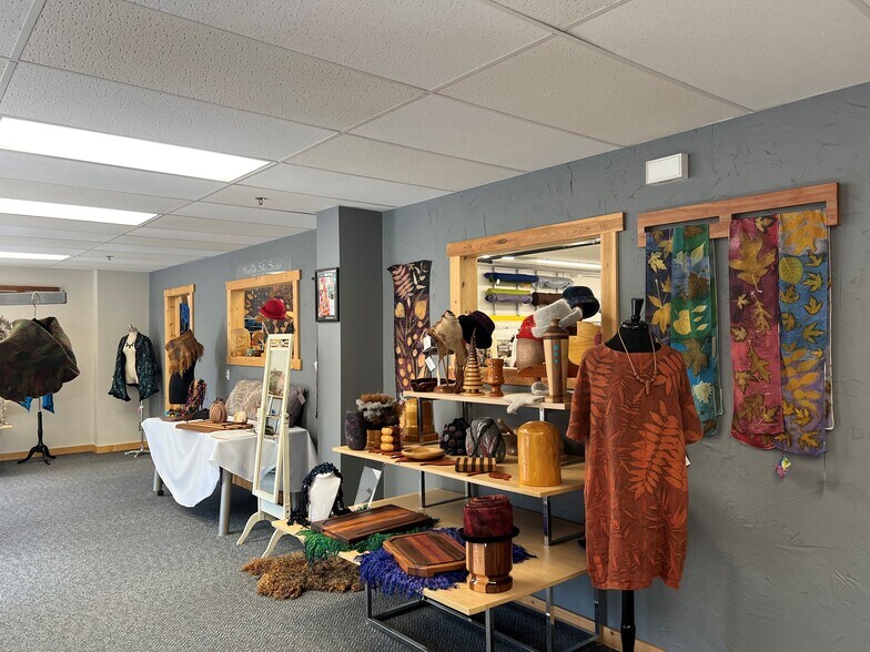 More Photos Of 243 3rd St N, Bayport Office For Sale