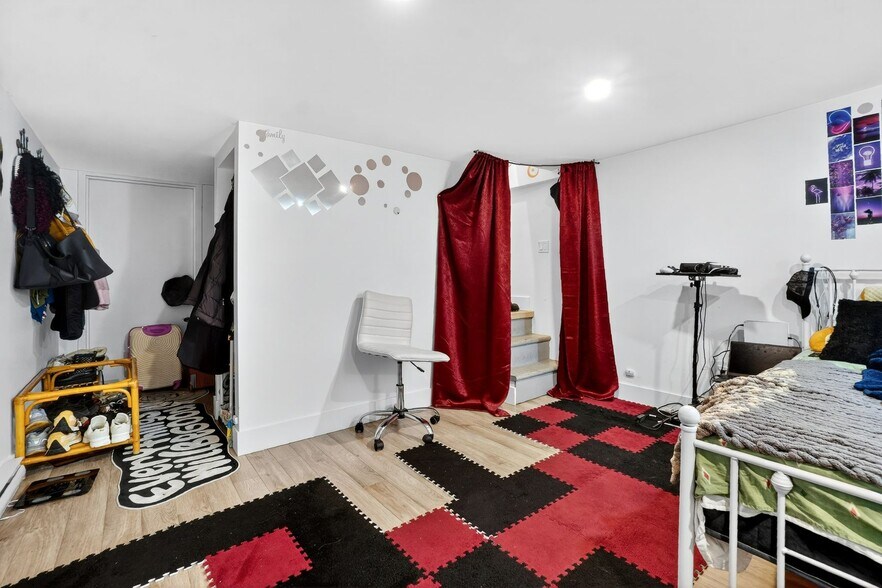 More Photos Of 2278-2296 Av Bourbonnière, Montréal Apartments For Sale