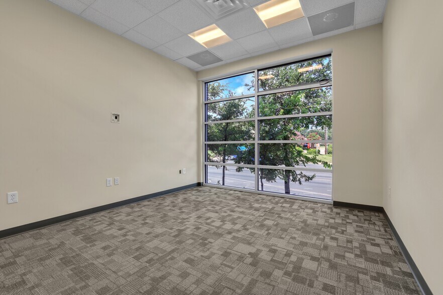 More Photos Of 8701 Menchaca Rd, Austin Medical For Lease