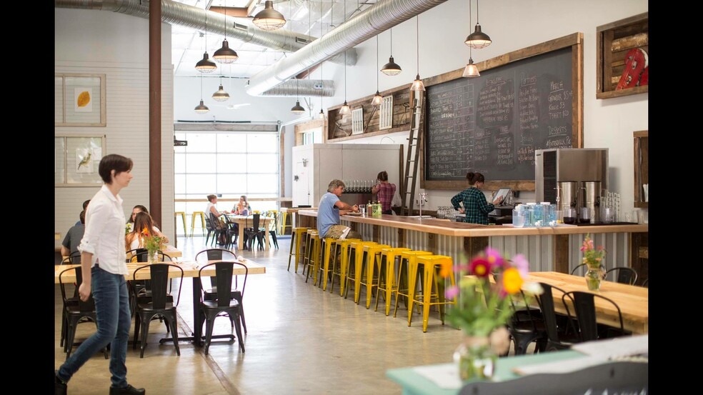 More Photos Of 200 King St, Brevard Storefront Retail Office For Lease