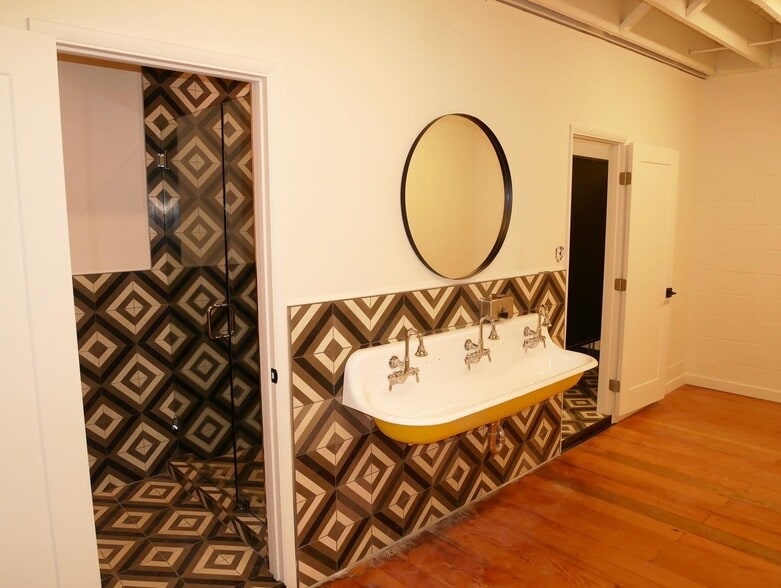 More Photos Of 141 N Ventura Ave, Ventura Unknown For Lease