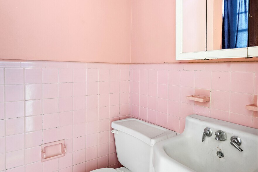 More Photos Of 14 S State St, Hackensack Office For Sale