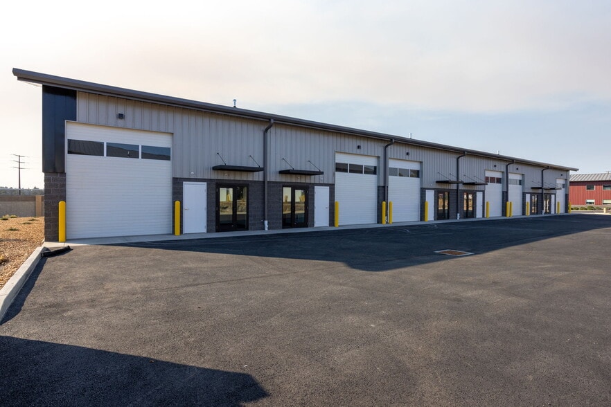 Primary Photo Of 2160 SW Badger Ave, Redmond Warehouse For Lease