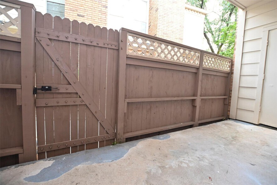 More Photos Of 2626 Holly Hall St, Houston Apartments For Sale