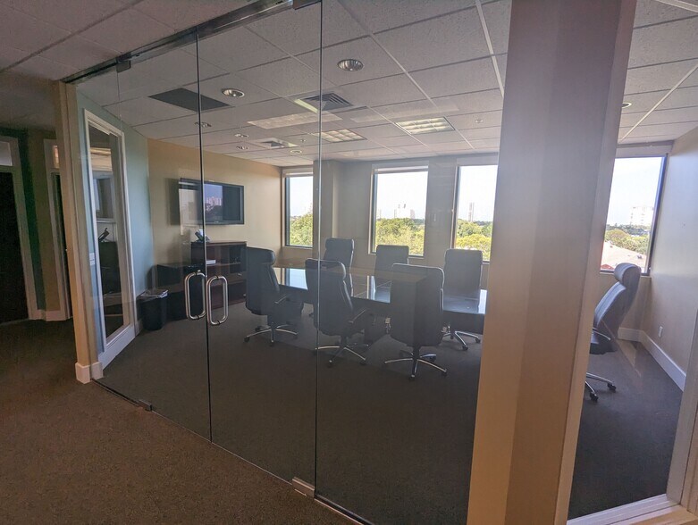 More Photos Of 4851 Tamiami Trl N, Naples Office For Lease