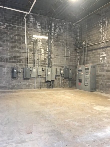 More Photos Of 2940 Bert Kouns Industrial Loop, Shreveport General Retail For Sale