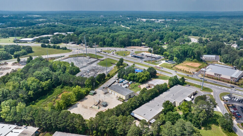 More Photos Of 774 McFarland Pky, Alpharetta Warehouse For Lease
