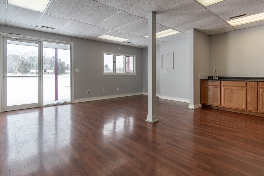 More Photos Of 43748/43752 NY-12 Rt, Alexandria Bay Freestanding For Sale