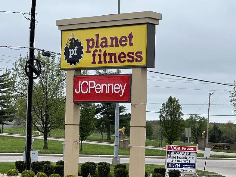 More Photos Of 1050-1056 S Bishop Ave, Rolla Storefront For Sale