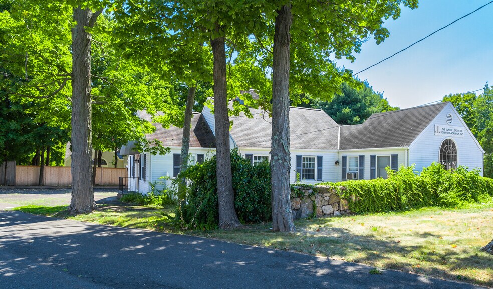 More Photos Of 748 Post Rd, Darien Medical For Lease