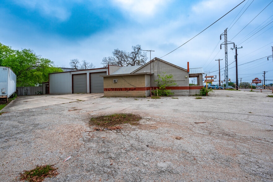 More Photos Of 1331 Austin Hwy, San Antonio Auto Repair For Sale