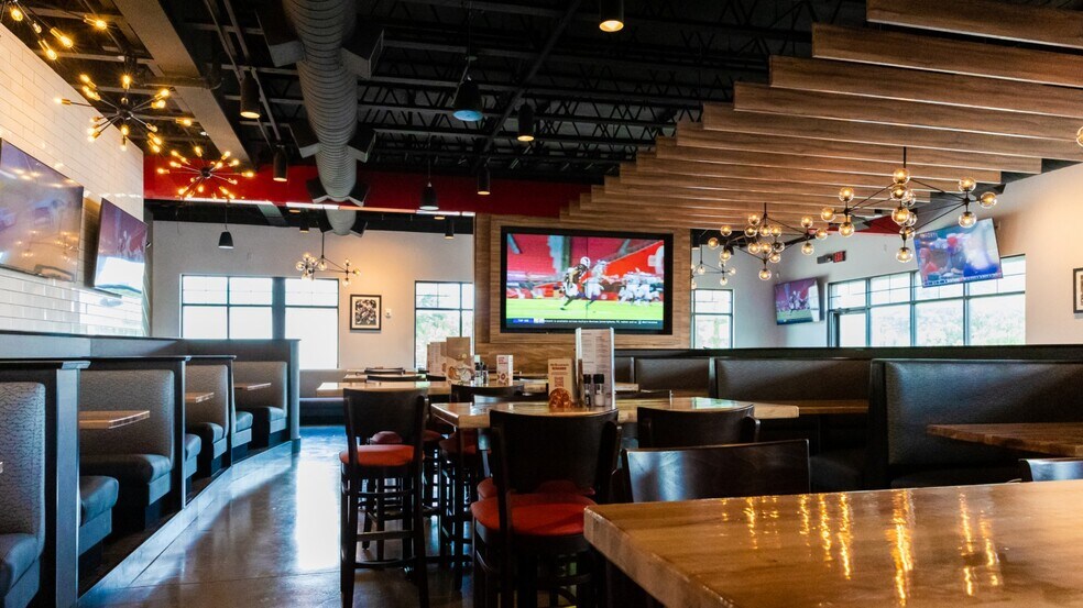 More Photos Of 6501 North Fwy, Fort Worth Restaurant For Sale