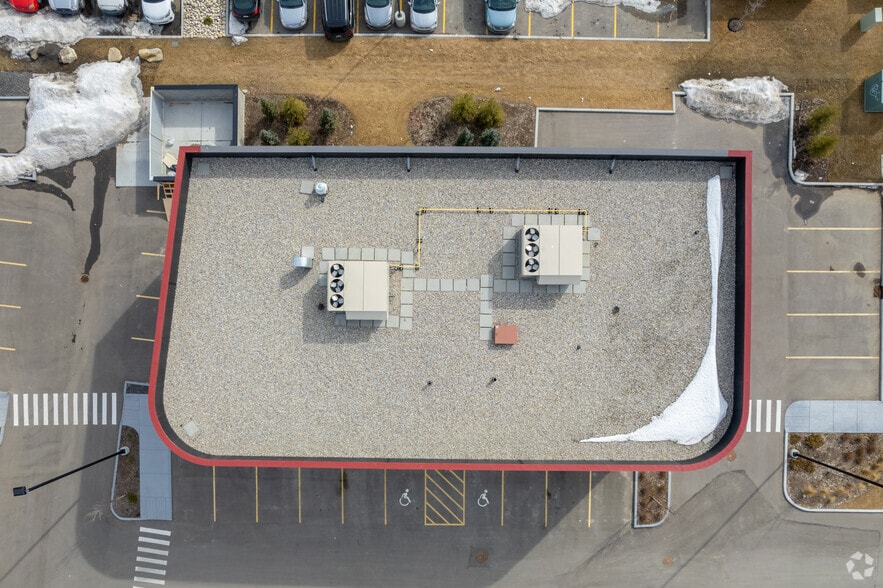 More Photos Of 28 Kingsview, Airdrie Storefront Retail Office For Sale