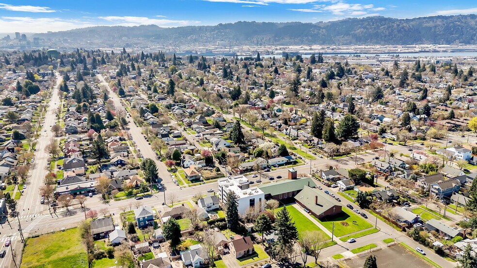 More Photos Of 2171 N Rosa Parks Way, Portland Apartments For Sale