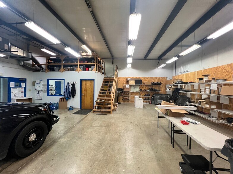 More Photos Of 1365 W Bloomfield Rd, Bloomington Storefront Retail Office For Lease