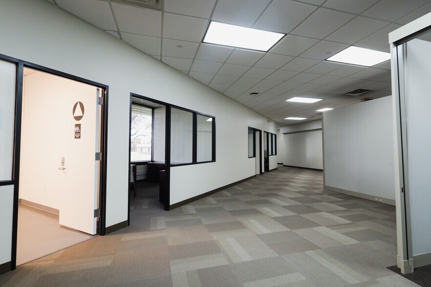 More Photos Of 4000 Garth Rd, Baytown Medical For Sale