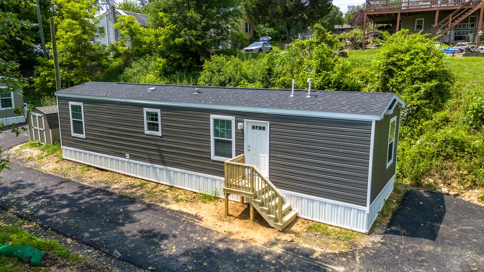 More Photos Of 465 Royal Manor Rd, Easton Manufactured Housing Mobile Home Park For Sale