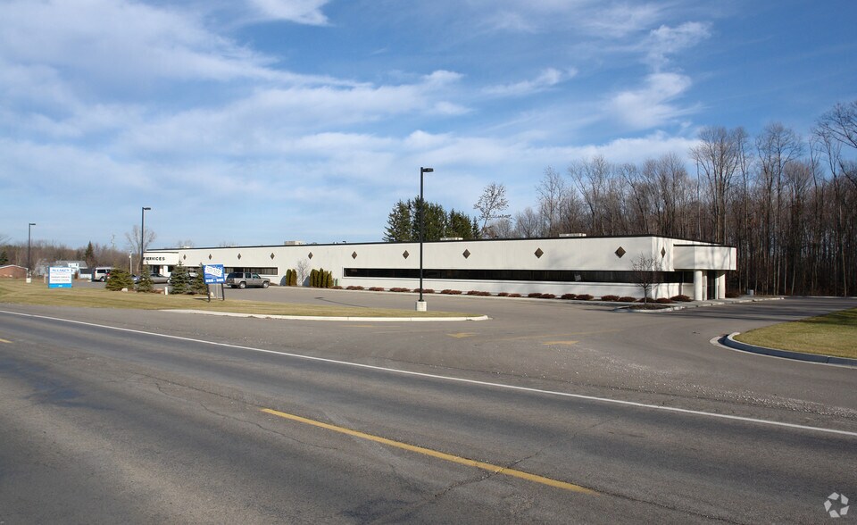 More Photos Of 2500 N Elms Rd, Flint Medical For Lease