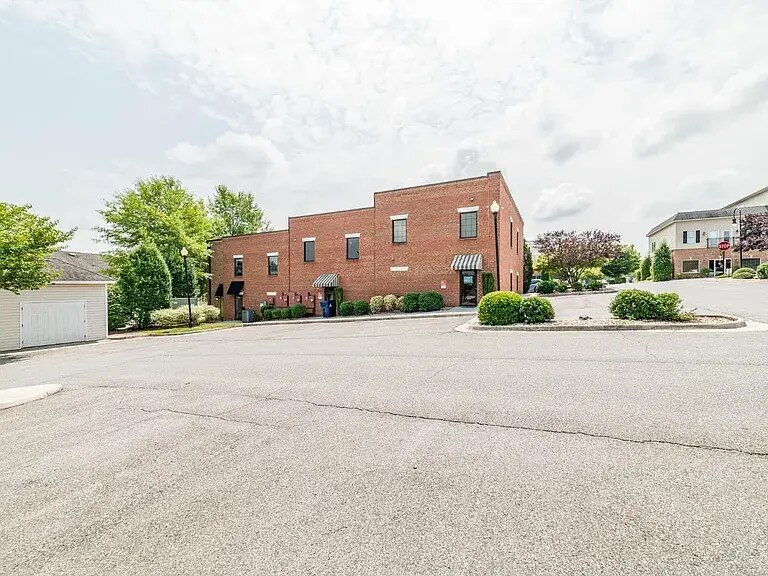 Primary Photo Of 121 Northwynd Cir, Lynchburg Apartments For Sale