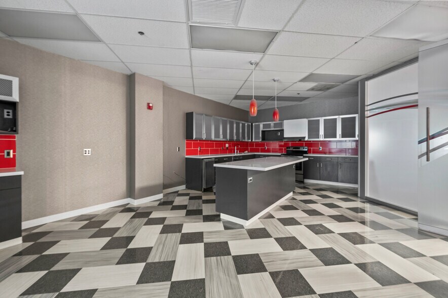 More Photos Of 3 Crowne Point Ct, Sharonville Office For Sale