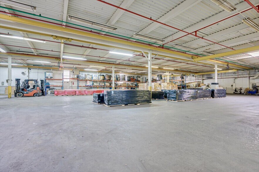 More Photos Of 3461 S Clinton Ave, South Plainfield Manufacturing For Lease