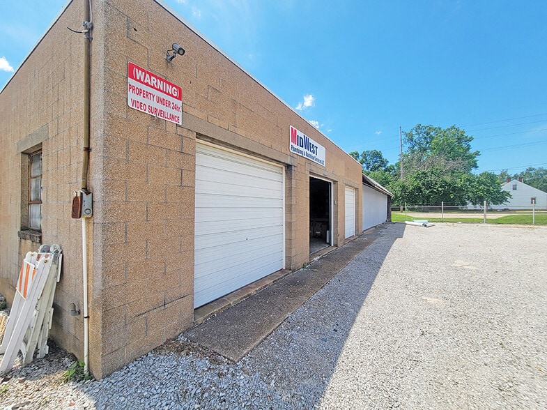 More Photos Of 118 N 16th St, Belleville Industrial For Sale