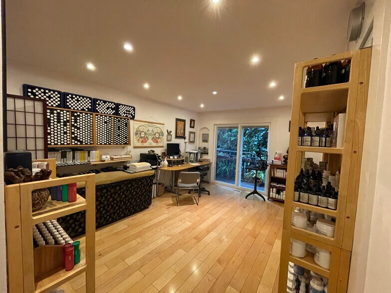 More Photos Of 10 Millwood St, Mill Valley Medical For Sale