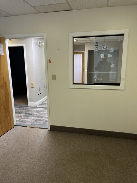 More Photos Of 47 E Grove St, Middleborough Office For Lease