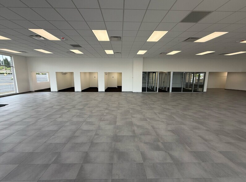 More Photos Of 20612 Highway 99, Lynnwood Unknown For Lease