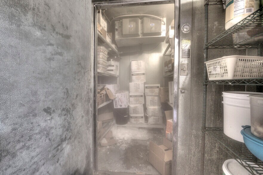 More Photos Of 140 E Felton Rd, Cartersville Restaurant For Sale