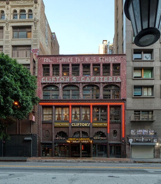 More Photos Of 648-654 S Broadway, Los Angeles General Retail For Lease